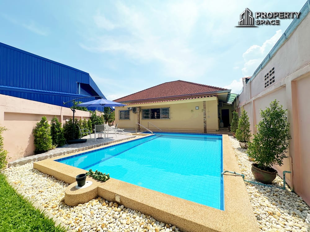 Spacious 3 Bedroom Pool Villa in Soi Noen Plubwan East Pattaya For Rent Image 4