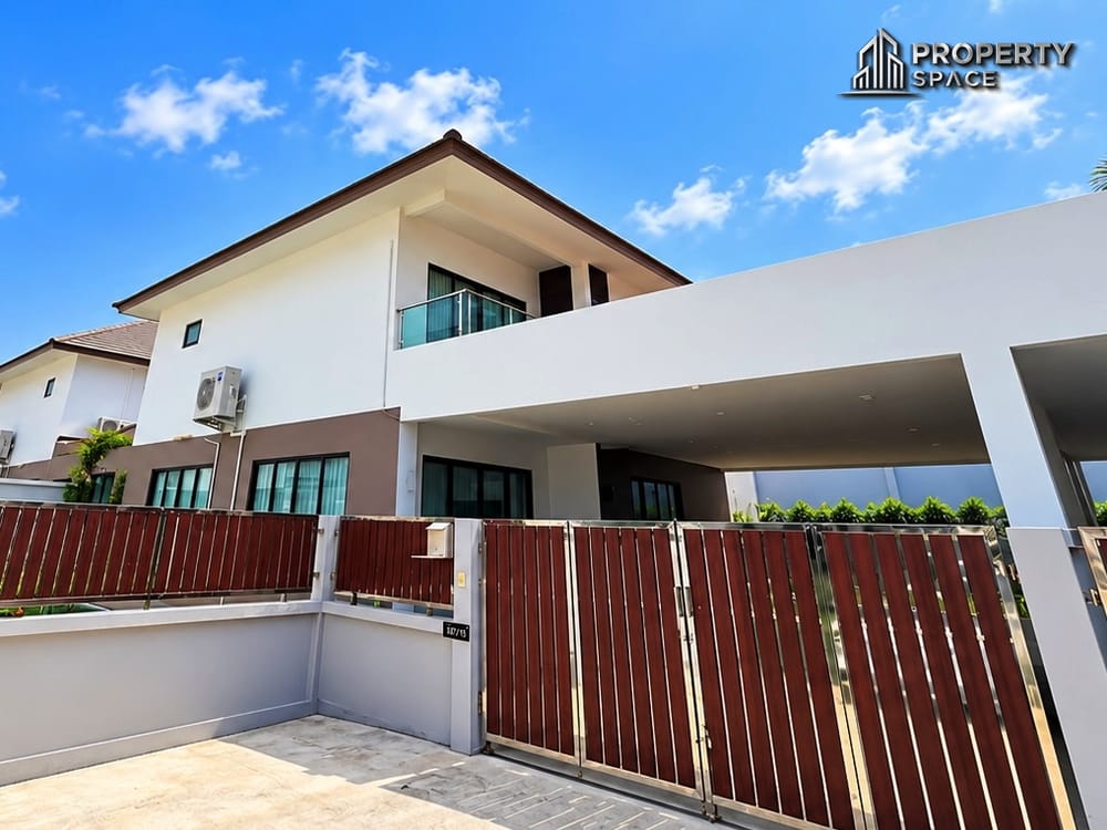 Spacious 5 Bedroom Pool Villa at Chokchai Village 9 East Pattaya Image 3