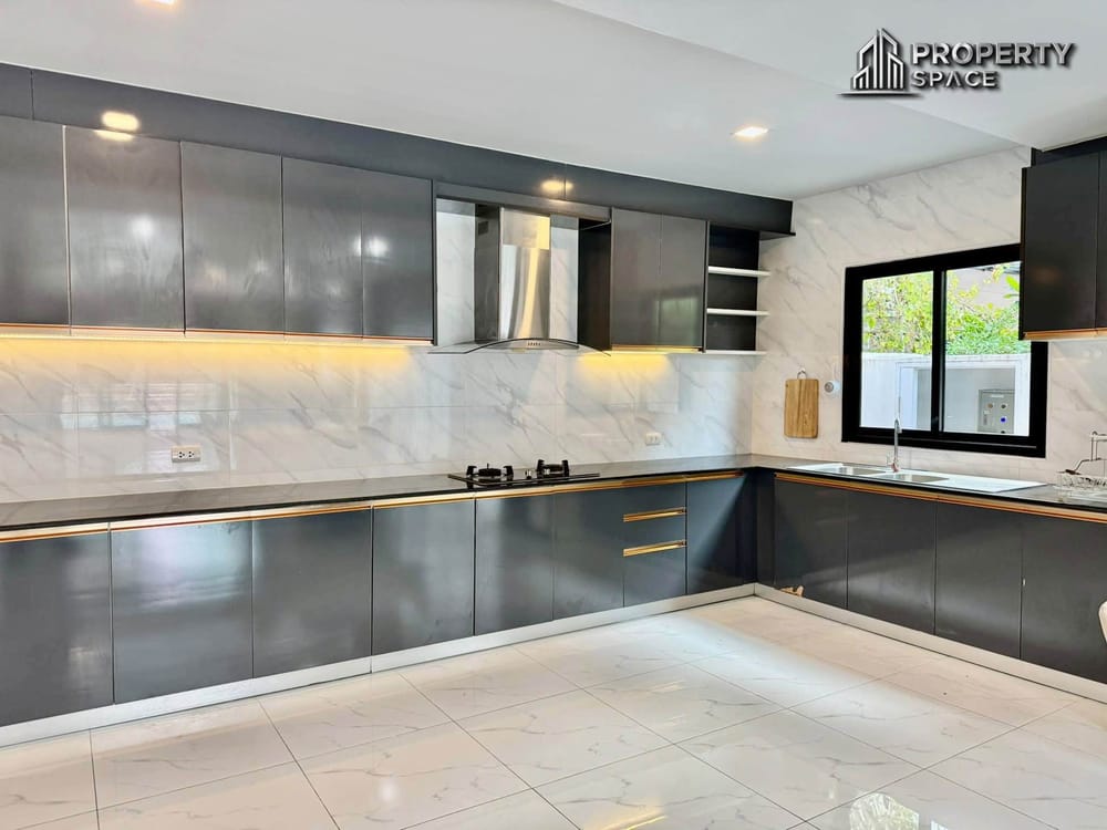 Pet-Friendly Modern 4-Bedroom Pool Villa in The Lake Huai Yai Pattaya Image 5