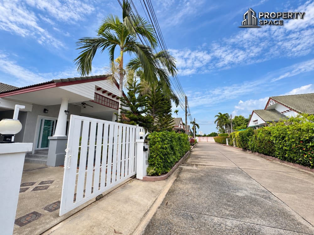 Spacious 3 Bedroom House at Baan Dusit Pattaya 1 Huai Yai For Sale Image 3