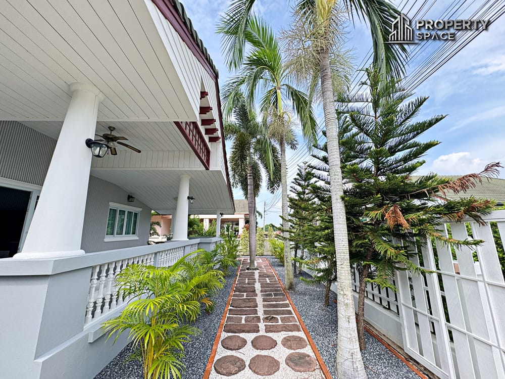 Spacious 3 Bedroom House at Baan Dusit Pattaya 1 Huai Yai For Sale Image 5