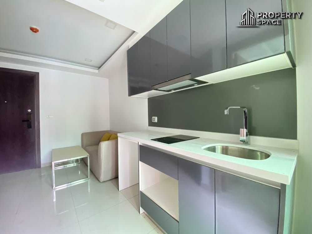 1-bedroom-pool-view-condo-at-arcadia-beach-continental-pattaya-for-sale-ps2765 6