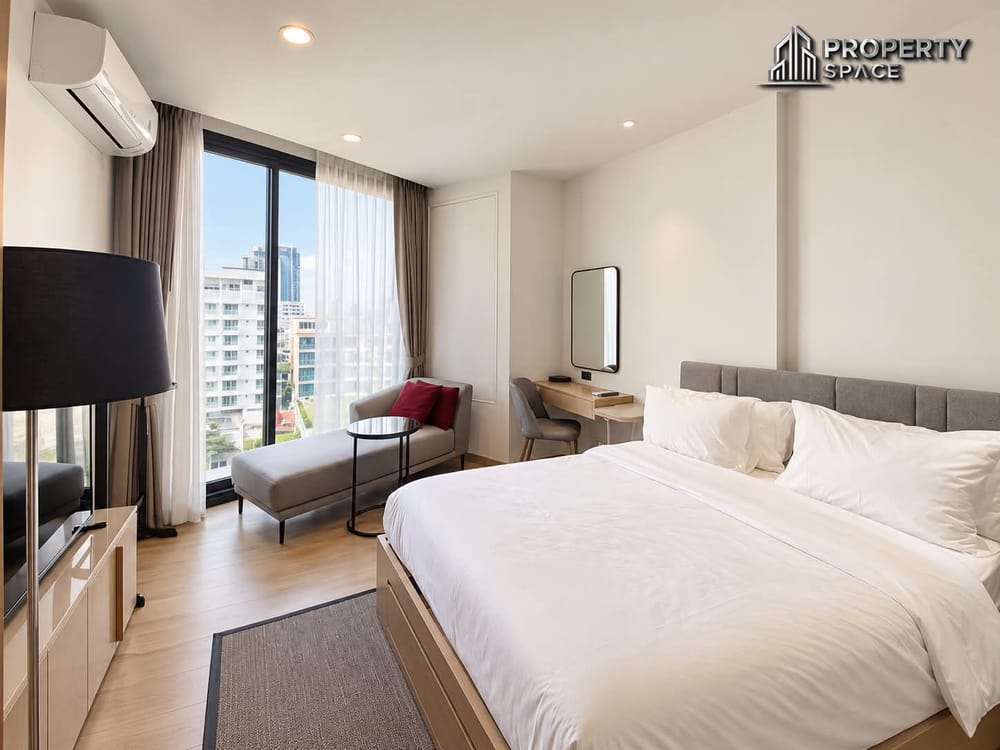 Modern (FQ) Studio Condo with City View at Edge Central Pattaya For Sale Image 1