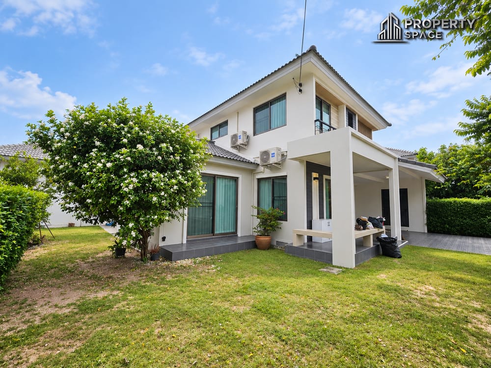 Spacious 4 Bedroom Family Home at Life in the Garden Pattaya For Rent Image 3