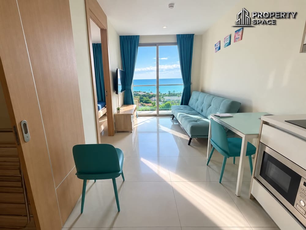 Foreign Quota 1 Bedroom Direct Sea View Condo at The Riviera Jomtien For Sale Image 3