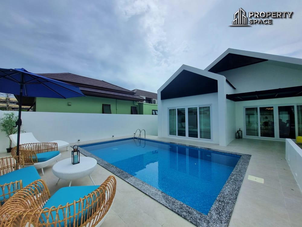 Modern Pool Villa 4 Bedroom near Jomtien Beach For Rent Image 1