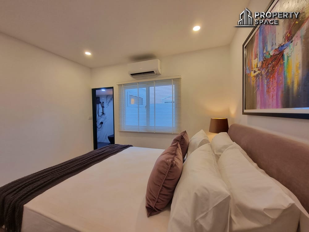 Modern Pool Villa 4 Bedroom near Jomtien Beach For Rent Image 24