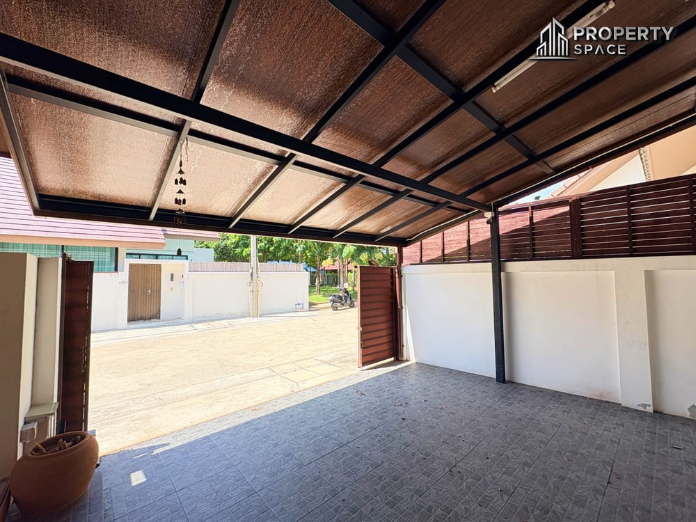 Pet Friendly 2 Bedroom House In The Maple Pattaya  Image 3