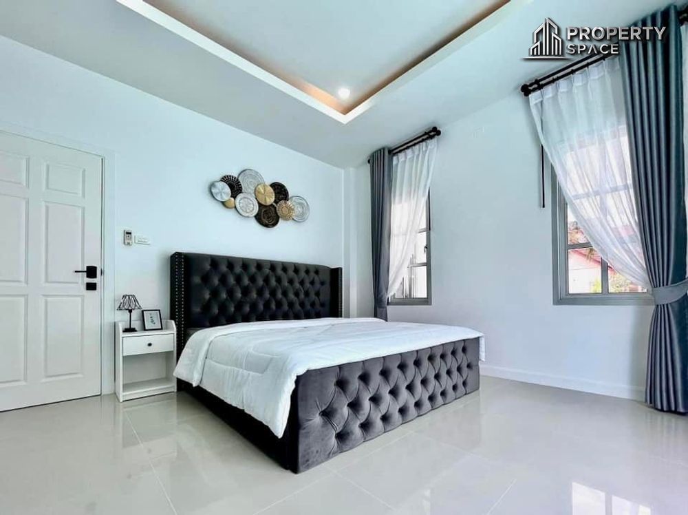 Modern 3 Bedroom East Pattaya Pool Villa For Sale Image 13