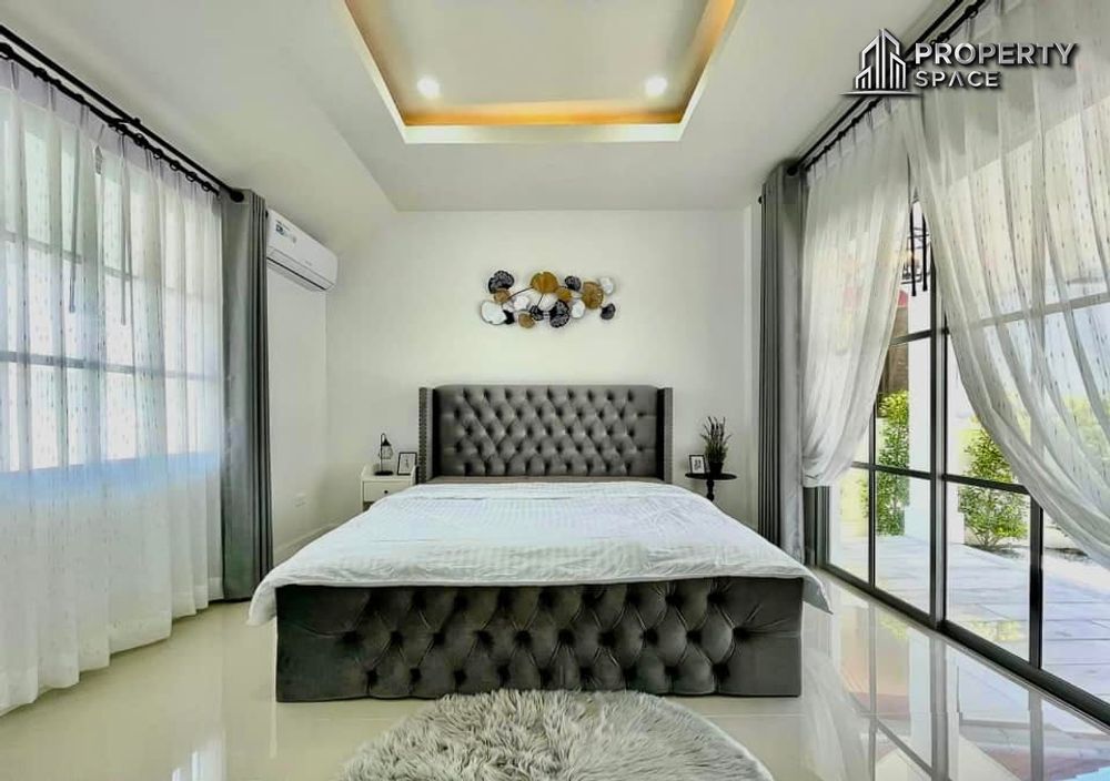 Modern 3 Bedroom East Pattaya Pool Villa For Sale Image 17