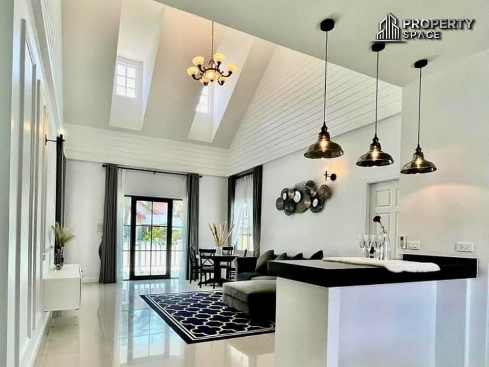 Modern 3 Bedroom East Pattaya Pool Villa For Sale Image 5