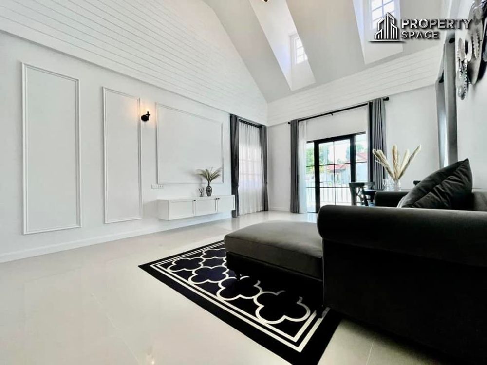 Modern 3 Bedroom East Pattaya Pool Villa For Sale Image 7