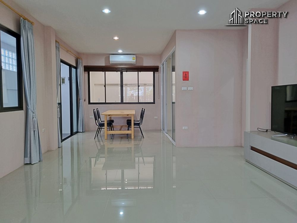 3 Bedroom Townhouse In The Delight Cozy Pattaya For Sale Image 4