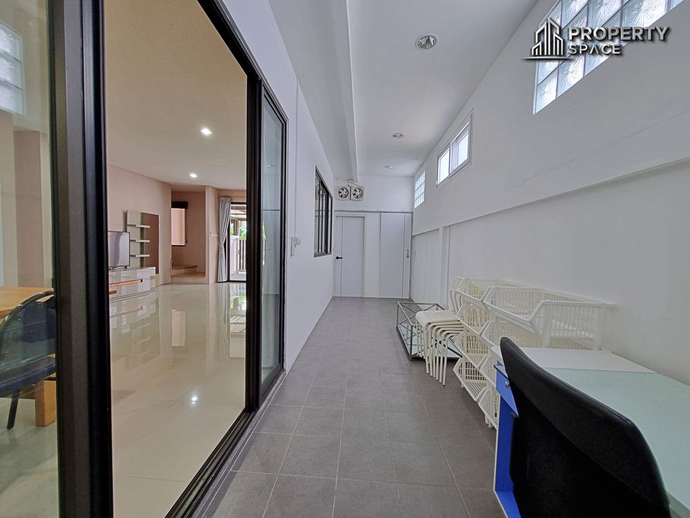 3 Bedroom Townhouse In The Delight Cozy Pattaya For Sale Image 9