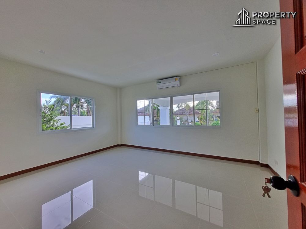 Huge 5 Bedroom Pool Villa Near Mabprachan Lake Pattaya For Sale Image 11