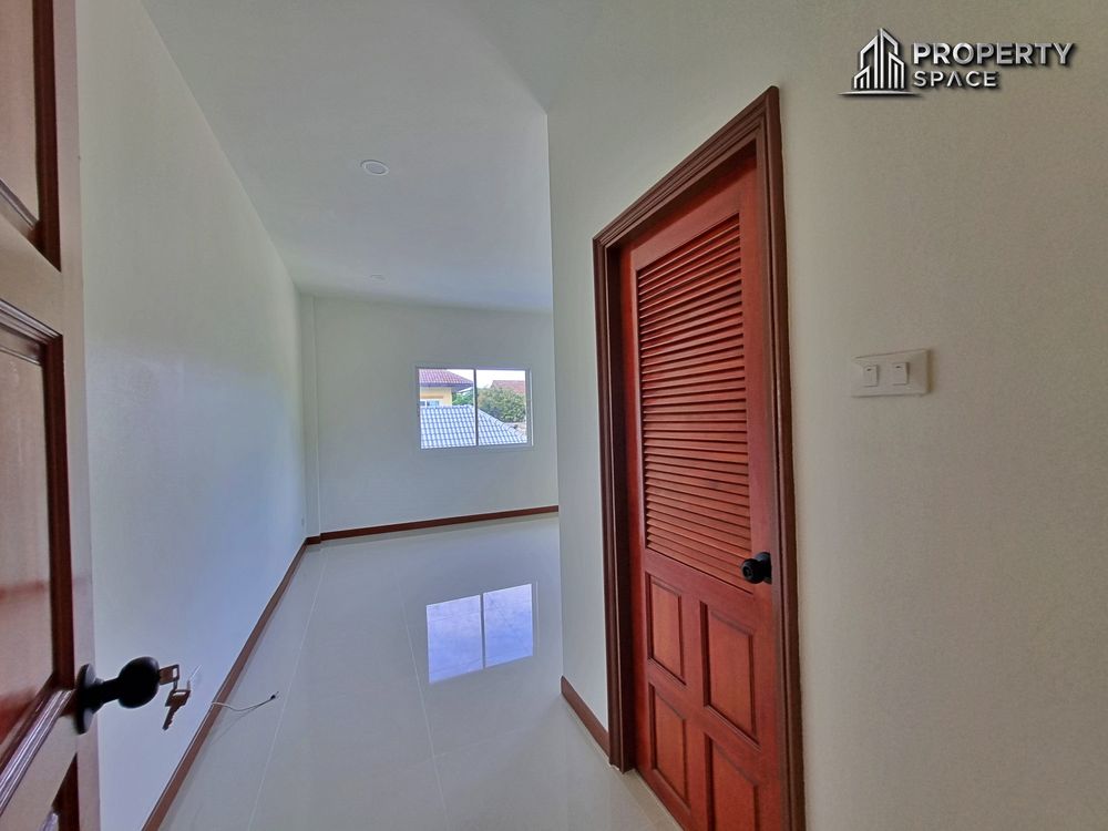 Huge 5 Bedroom Pool Villa Near Mabprachan Lake Pattaya For Sale Image 15