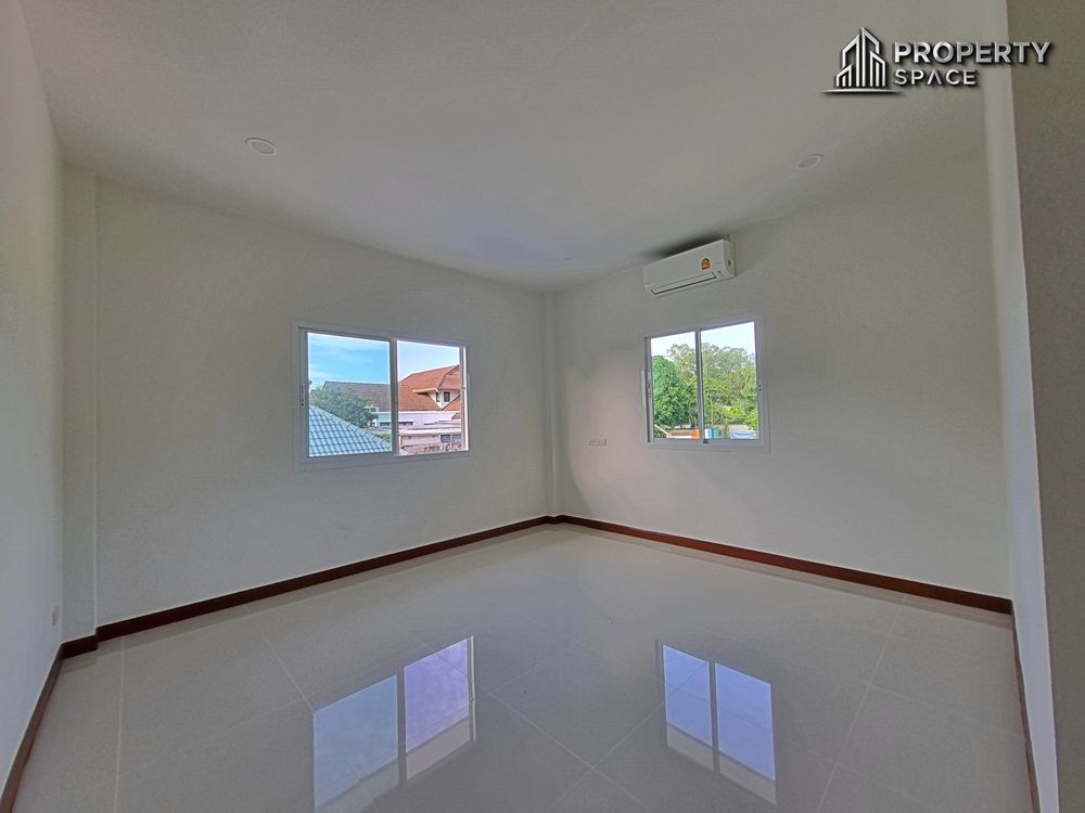 Huge 5 Bedroom Pool Villa Near Mabprachan Lake Pattaya For Sale Image 18