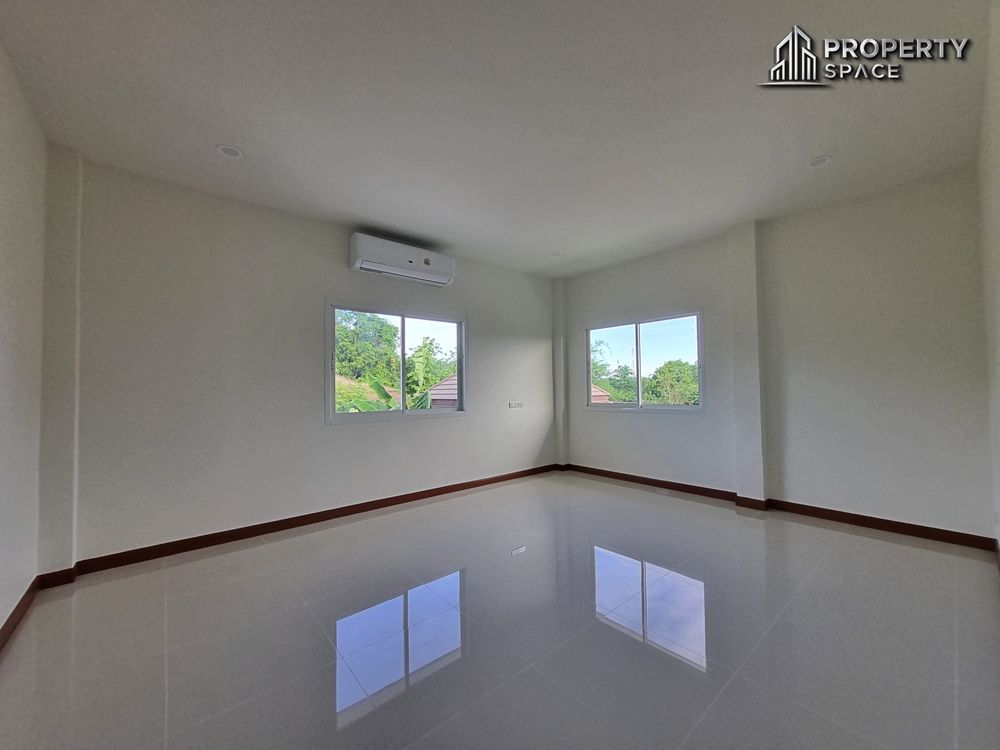 Huge 5 Bedroom Pool Villa Near Mabprachan Lake Pattaya For Sale Image 21