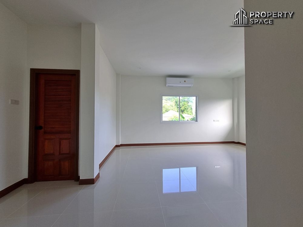 Huge 5 Bedroom Pool Villa Near Mabprachan Lake Pattaya For Sale Image 22