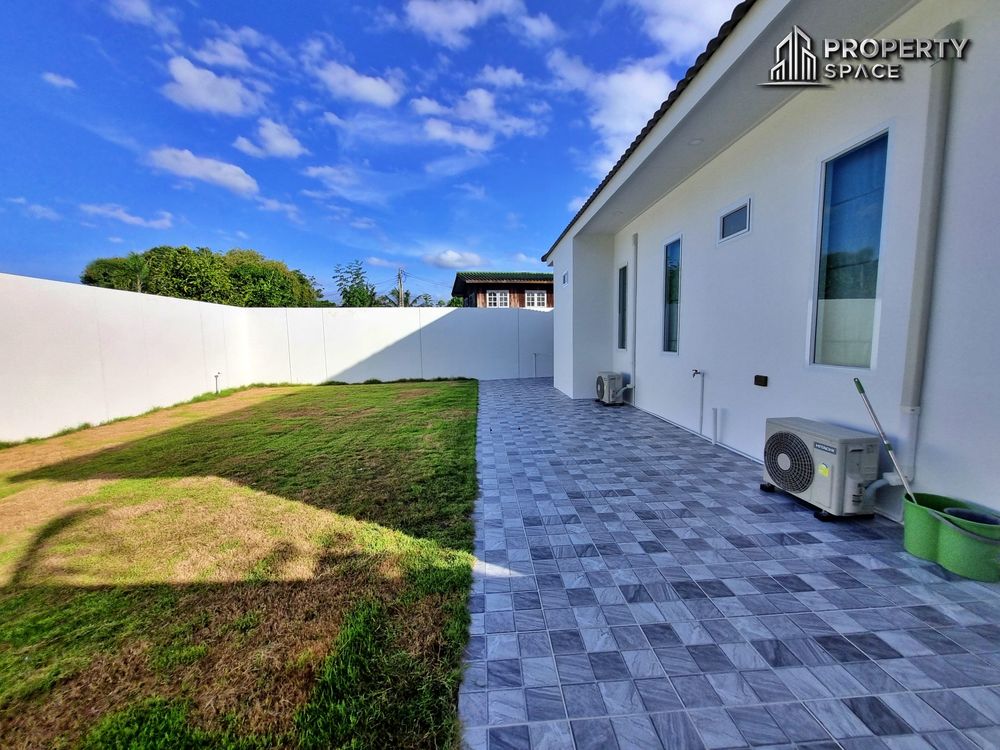 3 Bedrooms Modern Pool Villa In Huay Yai Pattaya For Rent Image 2