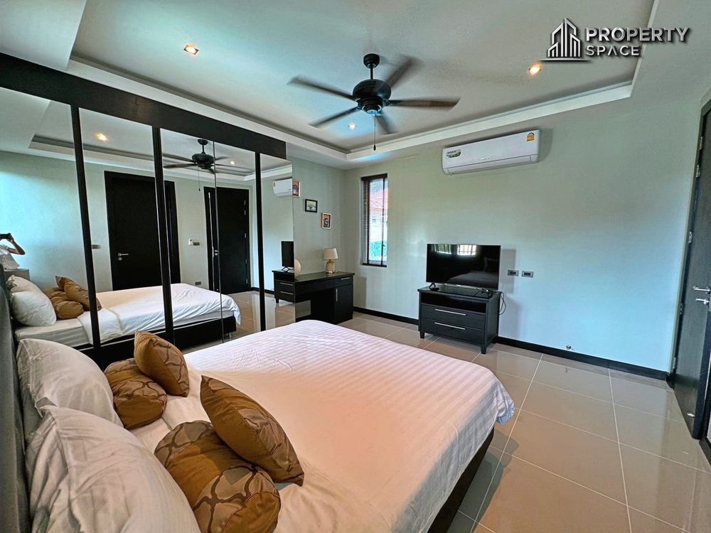  Modern 4 Bedroom Pool Villa In East Pattaya For Rent Image 18