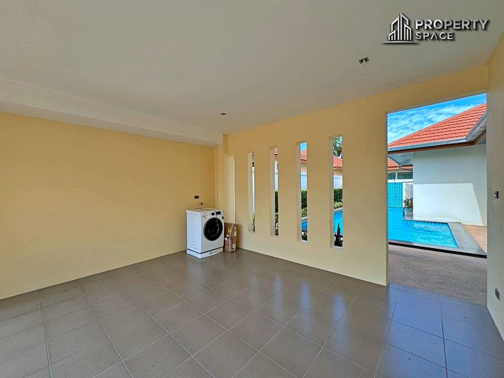  Modern 4 Bedroom Pool Villa In East Pattaya For Rent Image 27