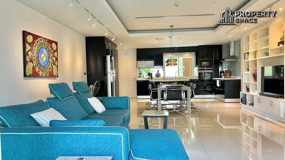 2 Bedroom In Vn Residence 2 In Pratamnak Pattaya For Sale Image 11