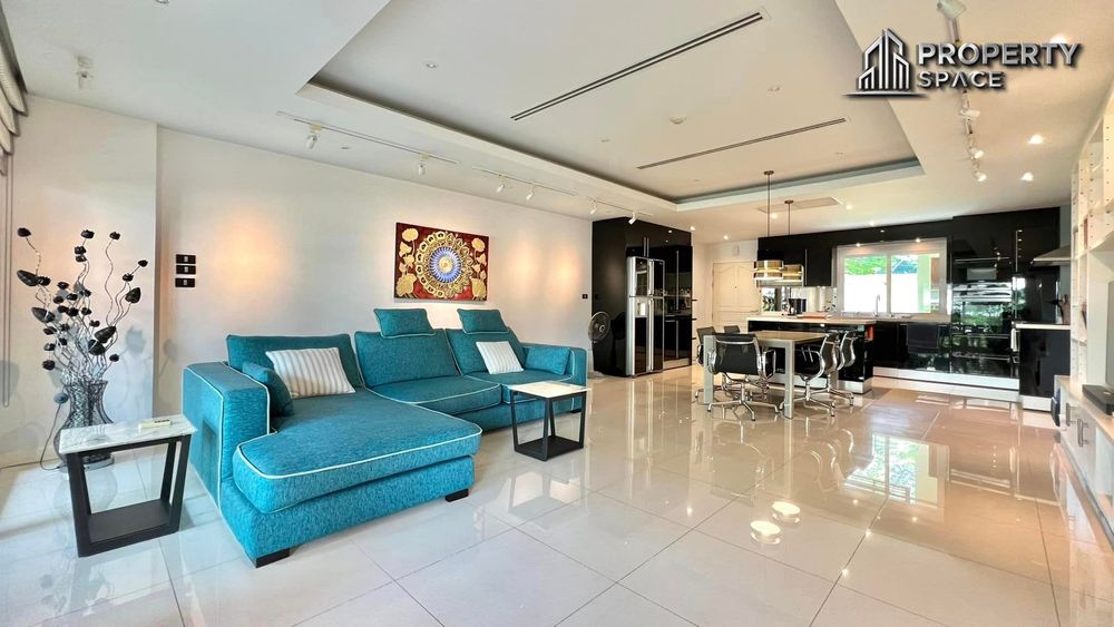 2 Bedroom In Vn Residence 2 In Pratamnak Pattaya For Sale Image 7