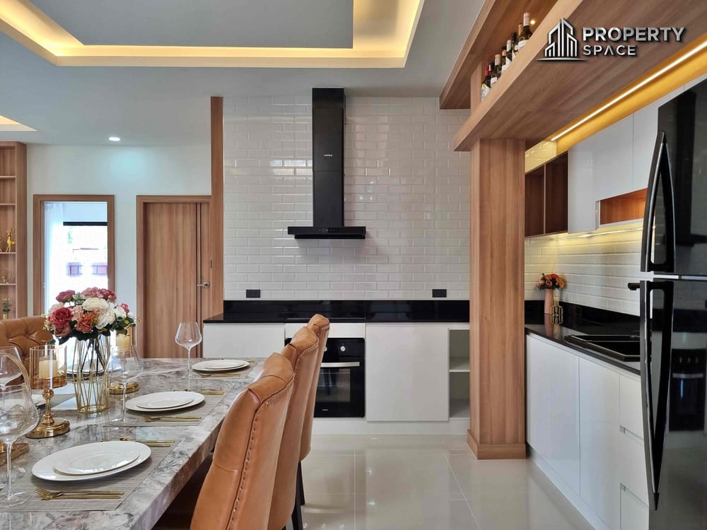 Modern 4 Bedroom Pool Villa In East Pattaya For Sale Image 9