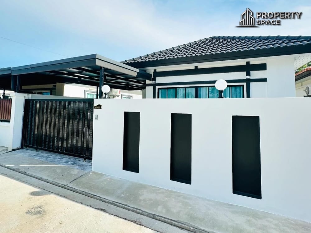 3 Bedroom House In Rattanakorn Village 18 Pattaya For Sale Image 1