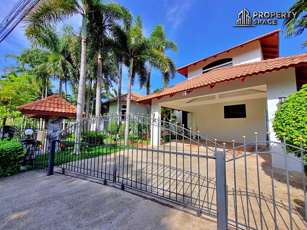 Luxury Spacious 5 Bedroom Pool Villa In East Pattaya For Sale Image 4