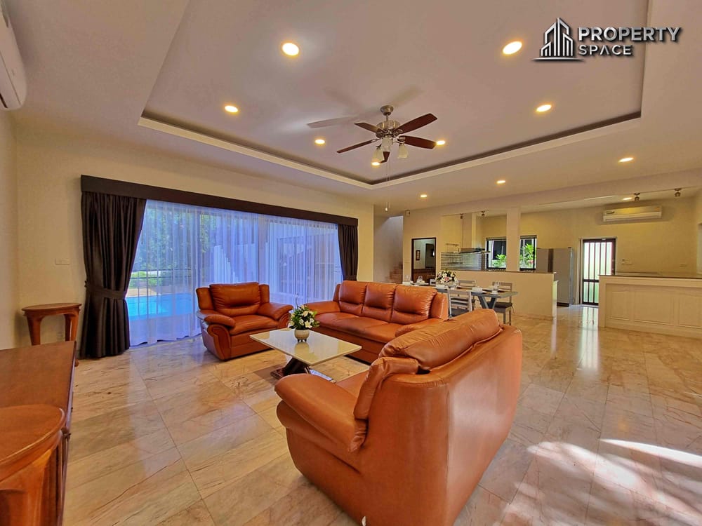 Luxury Spacious 5 Bedroom Pool Villa In East Pattaya For Sale Image 7