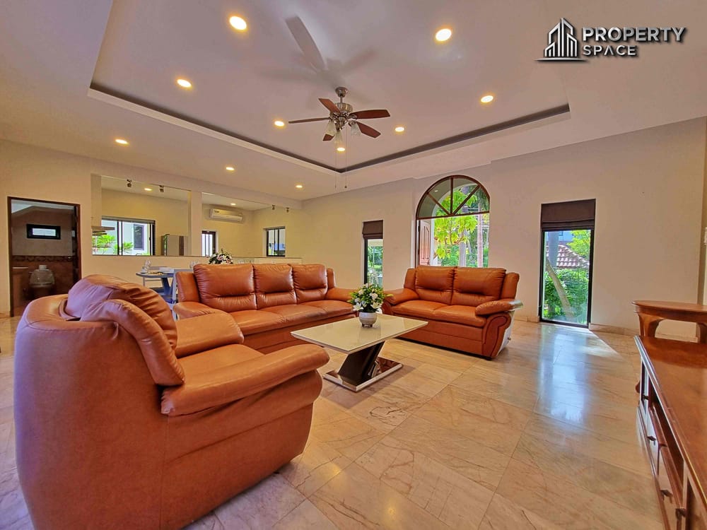 Luxury Spacious 5 Bedroom Pool Villa In East Pattaya For Sale Image 8