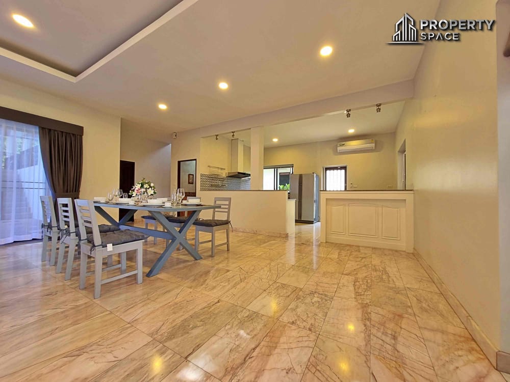 Luxury Spacious 5 Bedroom Pool Villa In East Pattaya For Sale Image 10