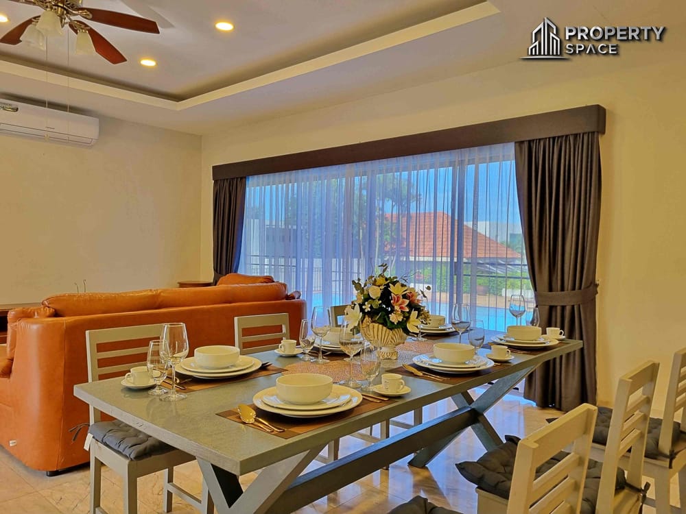 Luxury Spacious 5 Bedroom Pool Villa In East Pattaya For Sale Image 12