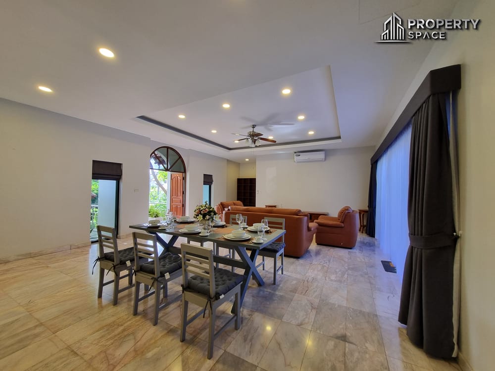 Luxury Spacious 5 Bedroom Pool Villa In East Pattaya For Sale Image 11