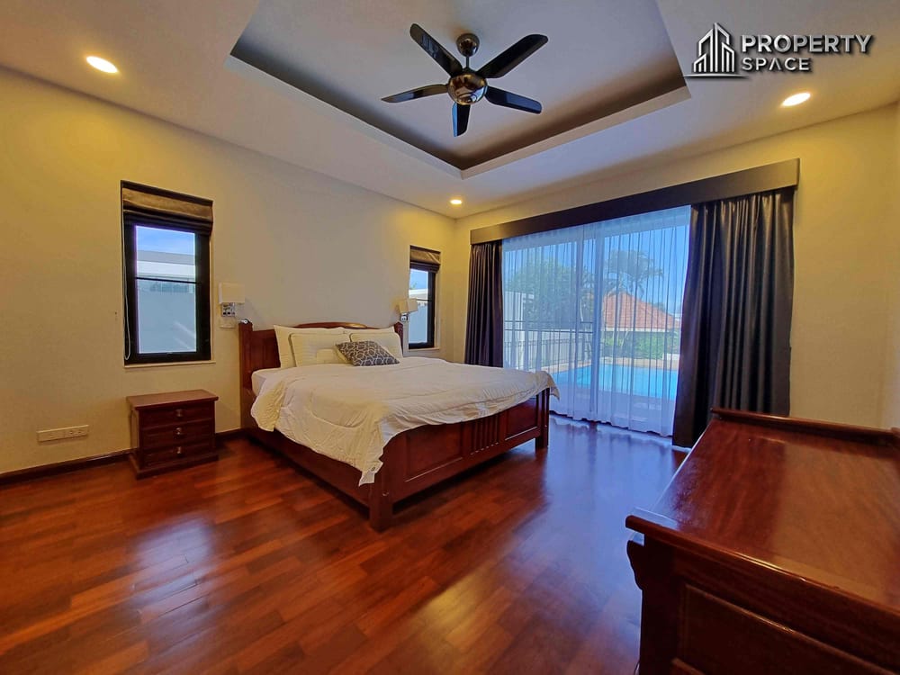 Luxury Spacious 5 Bedroom Pool Villa In East Pattaya For Sale Image 17