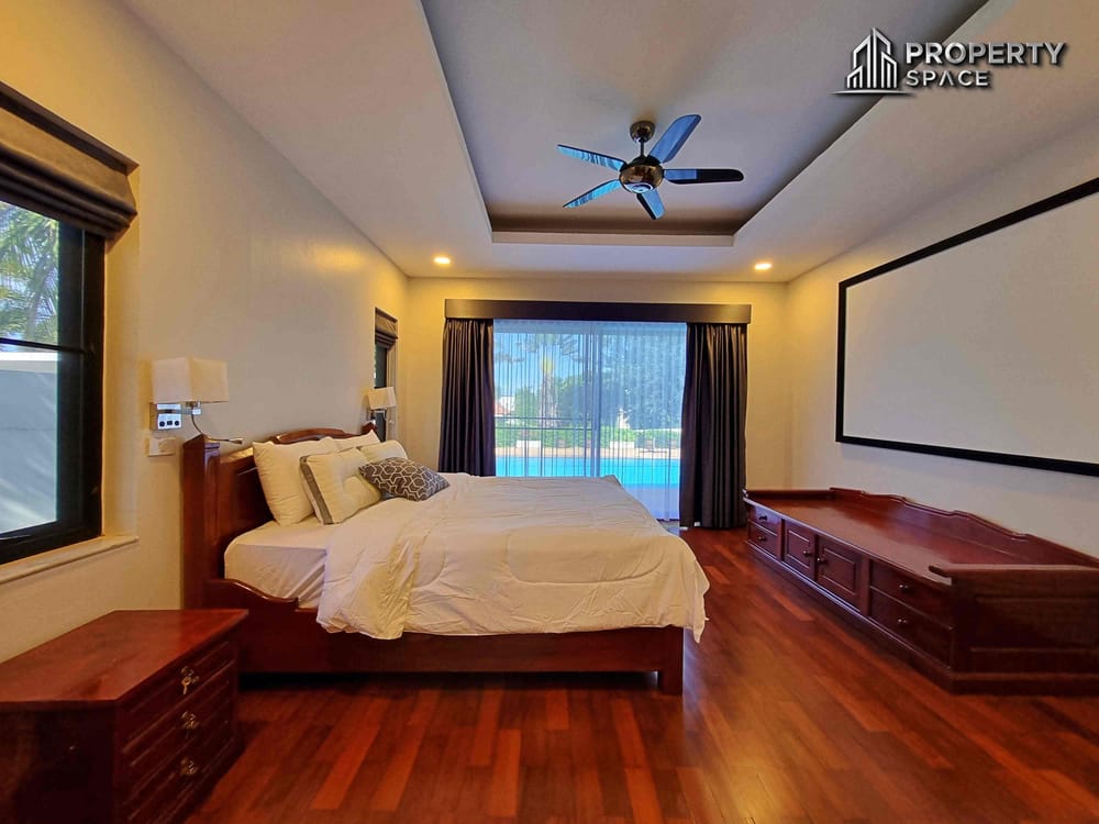 Luxury Spacious 5 Bedroom Pool Villa In East Pattaya For Sale Image 18