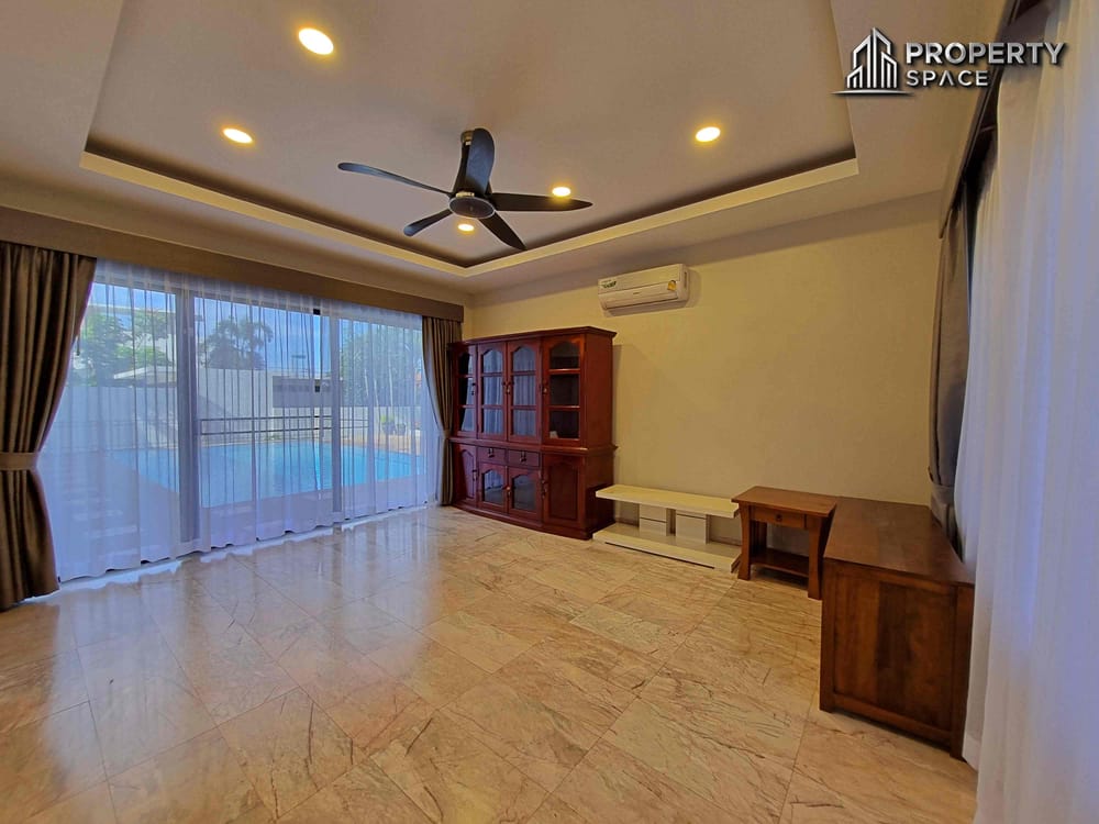 Luxury Spacious 5 Bedroom Pool Villa In East Pattaya For Sale Image 27