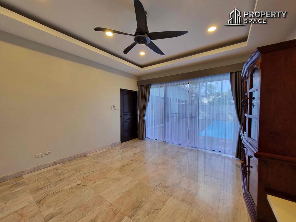 Luxury Spacious 5 Bedroom Pool Villa In East Pattaya For Sale Image 28