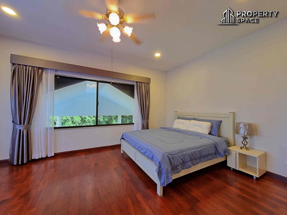 Luxury Spacious 5 Bedroom Pool Villa In East Pattaya For Sale Image 32