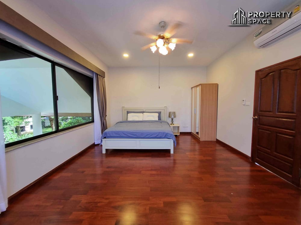 Luxury Spacious 5 Bedroom Pool Villa In East Pattaya For Sale Image 31