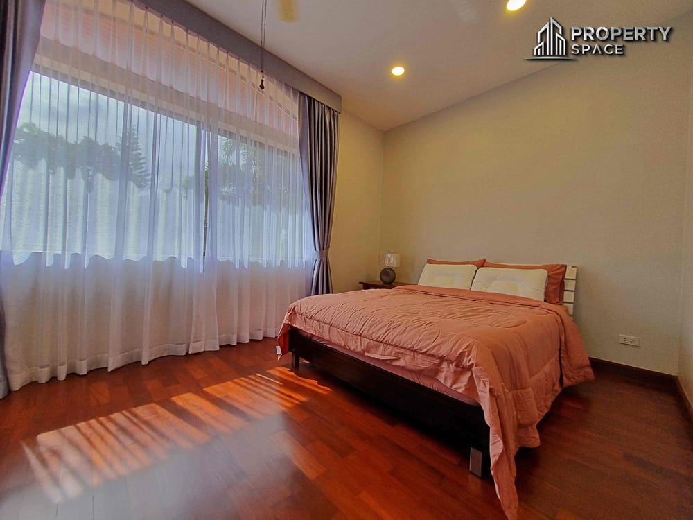 Luxury Spacious 5 Bedroom Pool Villa In East Pattaya For Sale Image 35