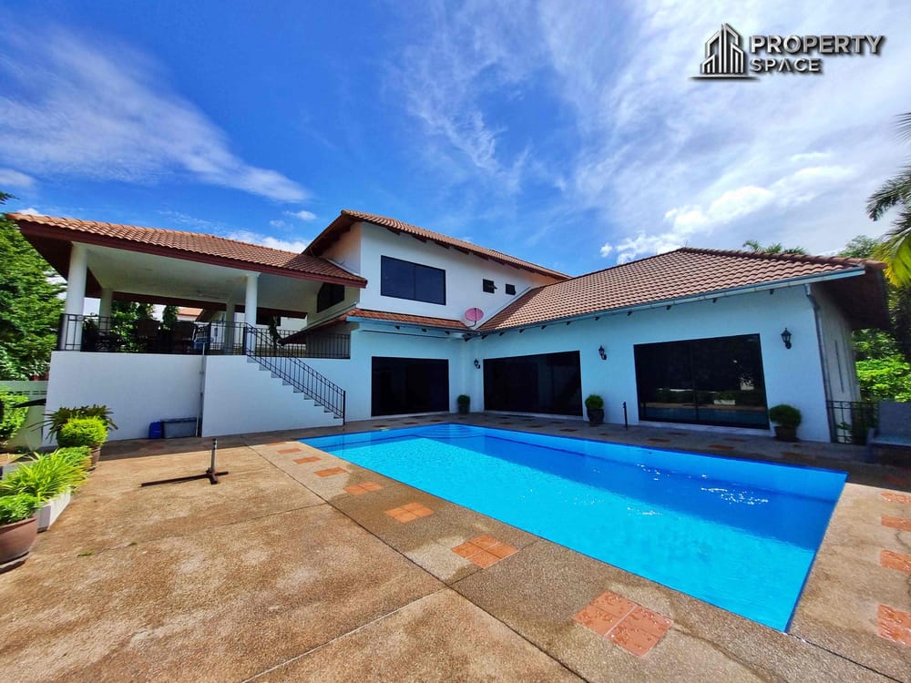 Luxury Spacious 5 Bedroom Pool Villa In East Pattaya For Sale Image 1