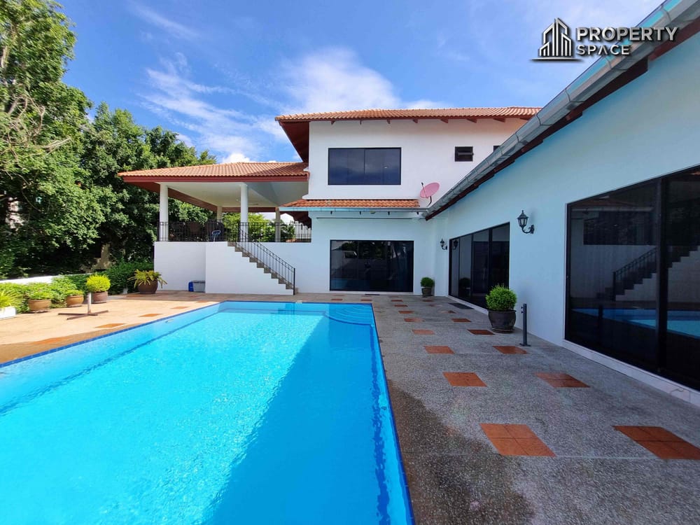 Luxury Spacious 5 Bedroom Pool Villa In East Pattaya For Sale Image 41