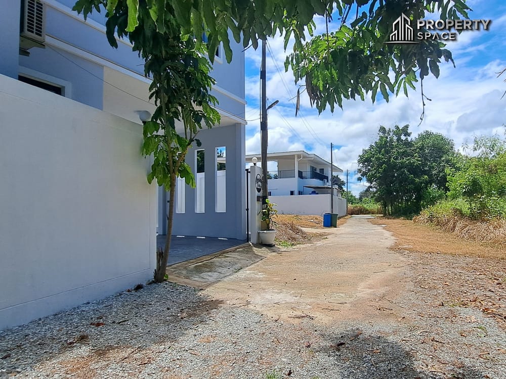 Private 6 Bedroom Pool Villa In Huay Yai Pattaya For Sale And Rent Image 18