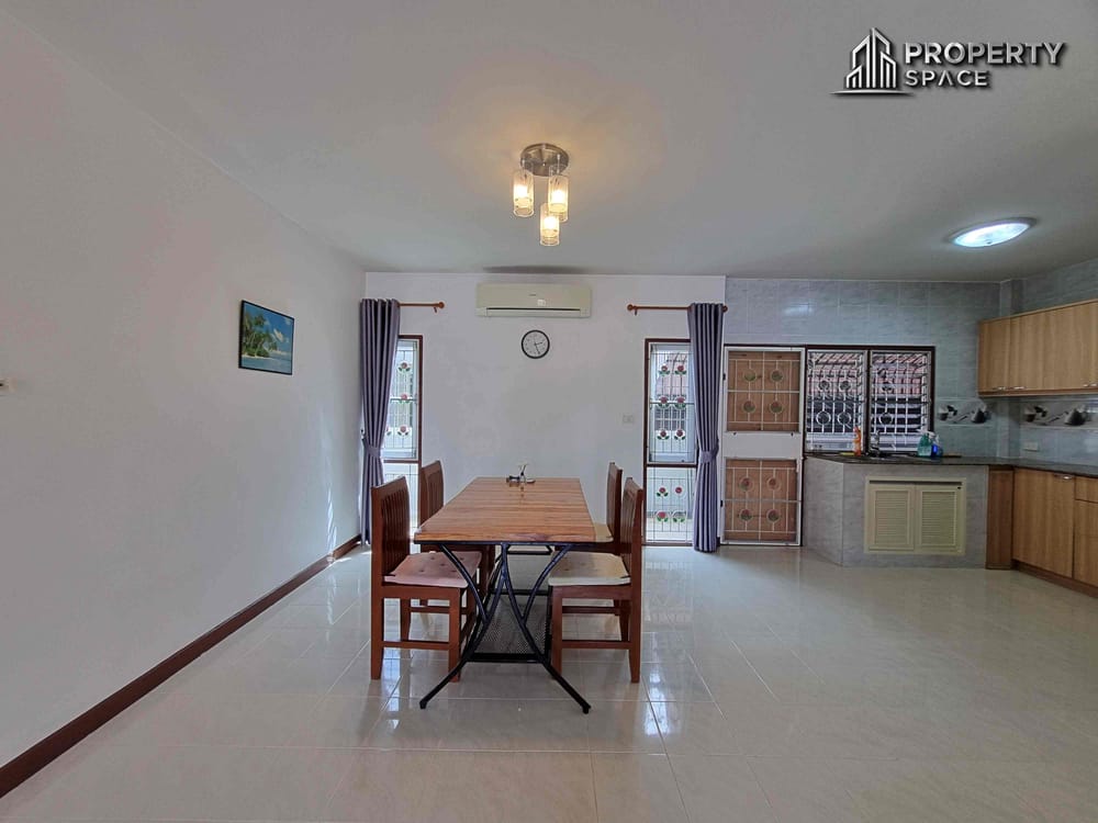 Modern 3 Bedroom Villa In Nong Pla Lai Pattaya For Rent Image 8