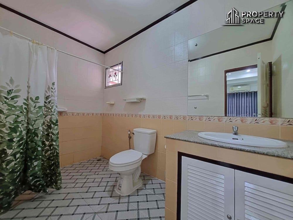 Modern 3 Bedroom Villa In Nong Pla Lai Pattaya For Rent Image 19