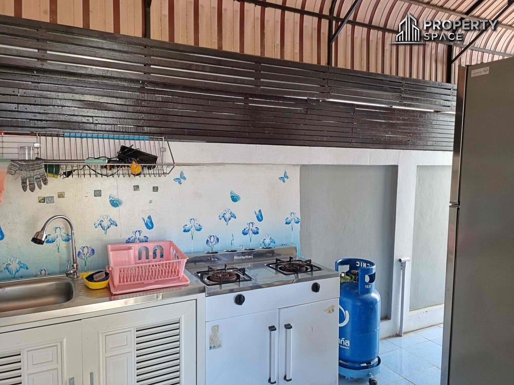 Modern 3 Bedroom Villa In Nong Pla Lai Pattaya For Rent Image 12