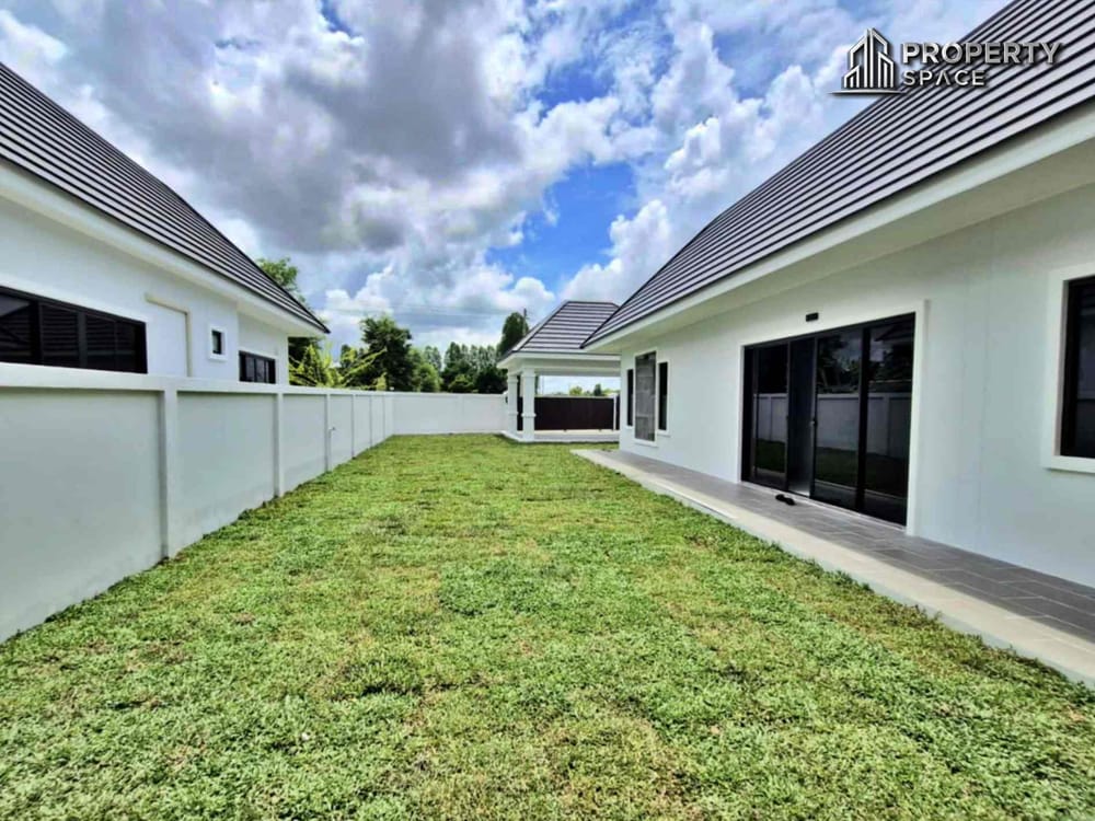 Brand New Private 3 Bedroom House In East Pattaya For Sale Image 3